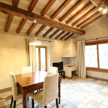 Leonardo Apartment